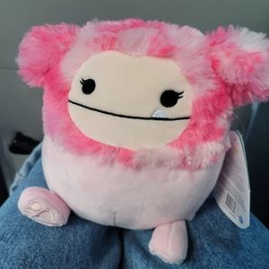 Caparinne squishmallow bigfoot 8 inches